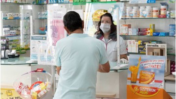 Avanzan coordinaciones para sumar a cadenas de boticas y farmacias independientes en vacunación Avanzan coordinaciones para sumar a cadenas de boticas y farmacias independientes en vacunación